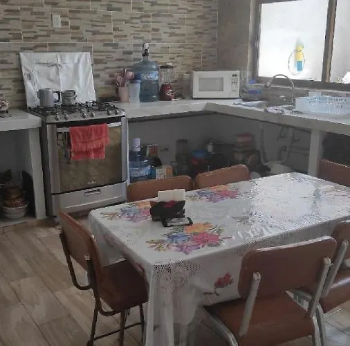 Casa Yolcatl Homestay *